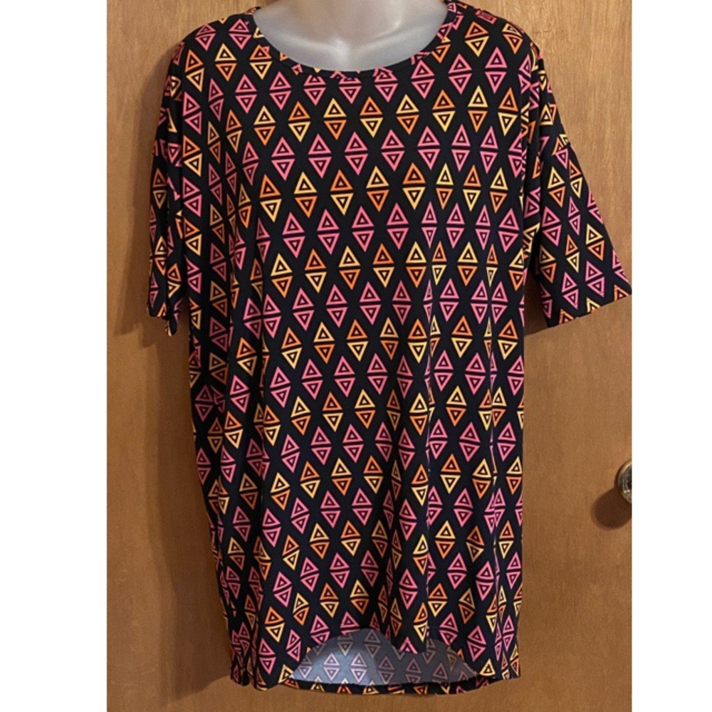 Sz XS LulaRoe Irma Triangle Print Tunic Top - Picture 1 of 5